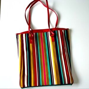 Nwot Great looking, striped shoulder/beach tore with handles, textured fabric